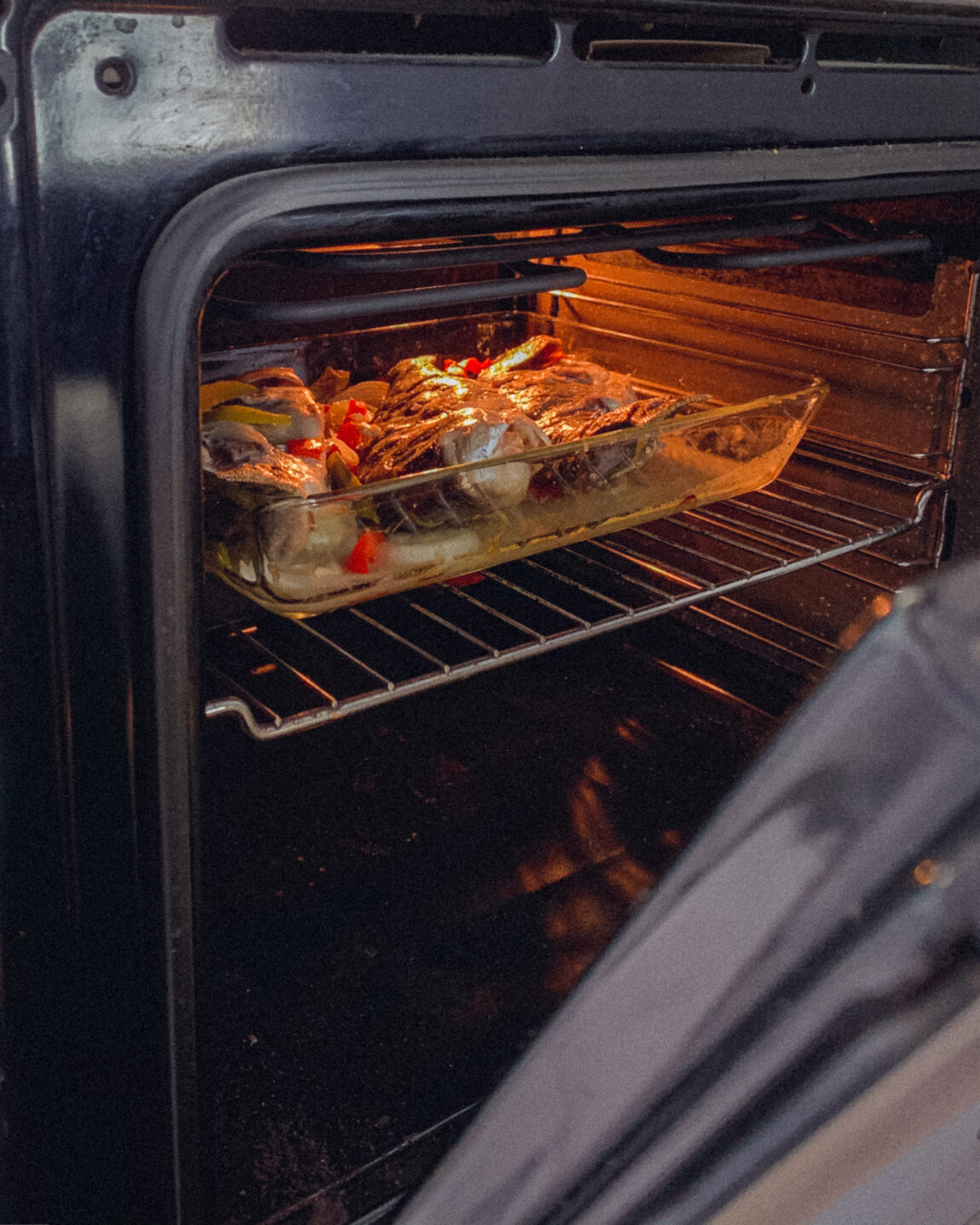 Dourada Assada com Batatas Assadas